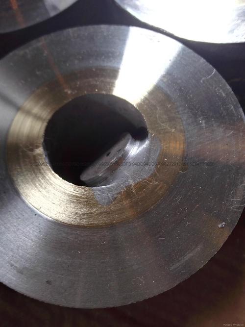 产品目录产品描述 钢套内离心浇铸铜合金,铜与铁之间结合紧密牢固